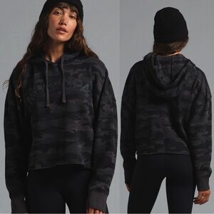 Municipal Women’s M. Og Hoodie Pullover Sweatshirt Cropped in Night Camo M